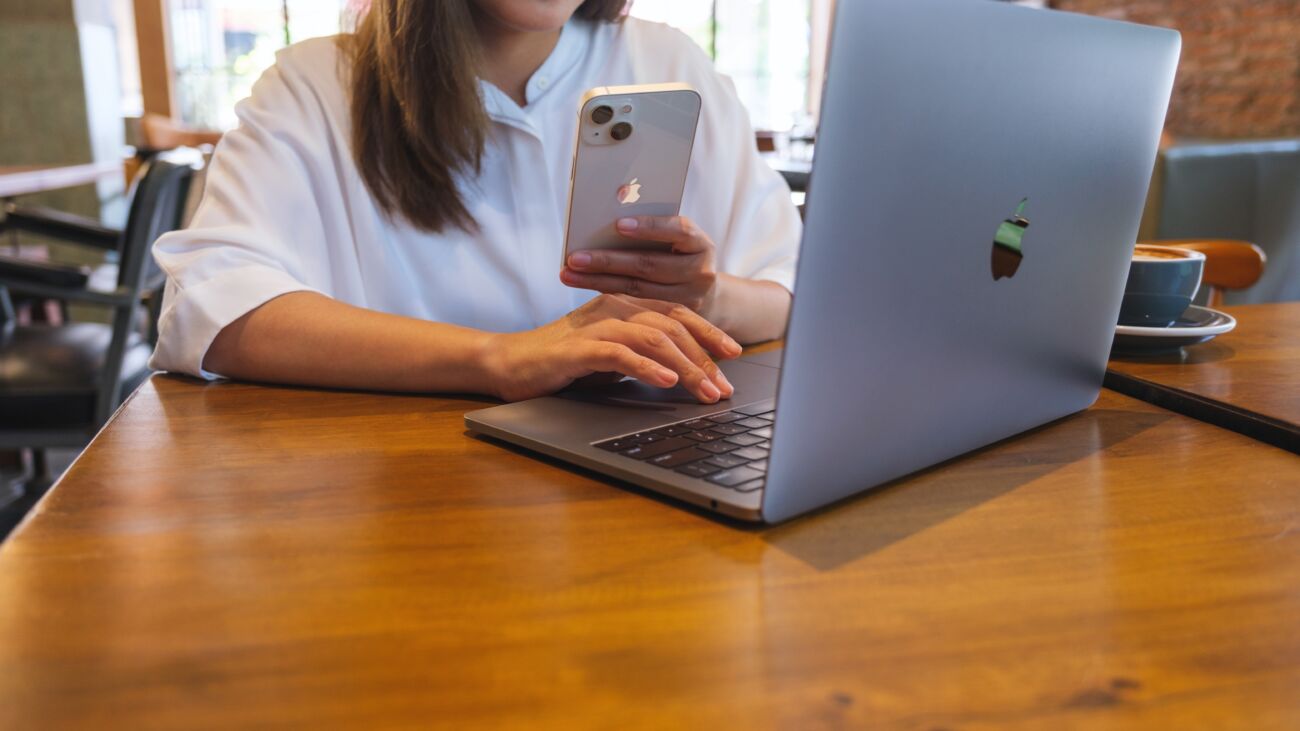 ICT apple smart PC Shutterstock 2294924223