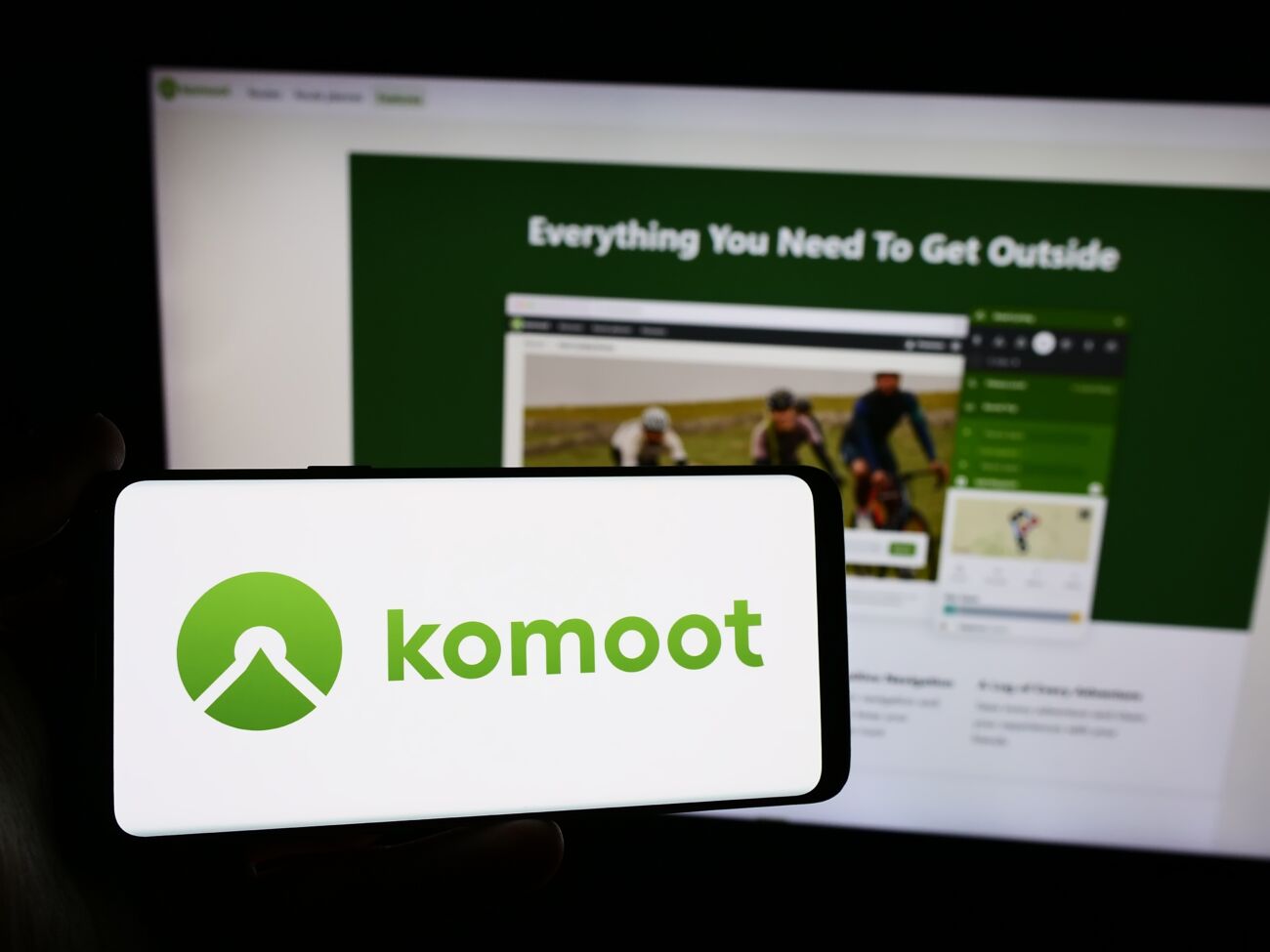 Ict komoot shutterstock 2468321041